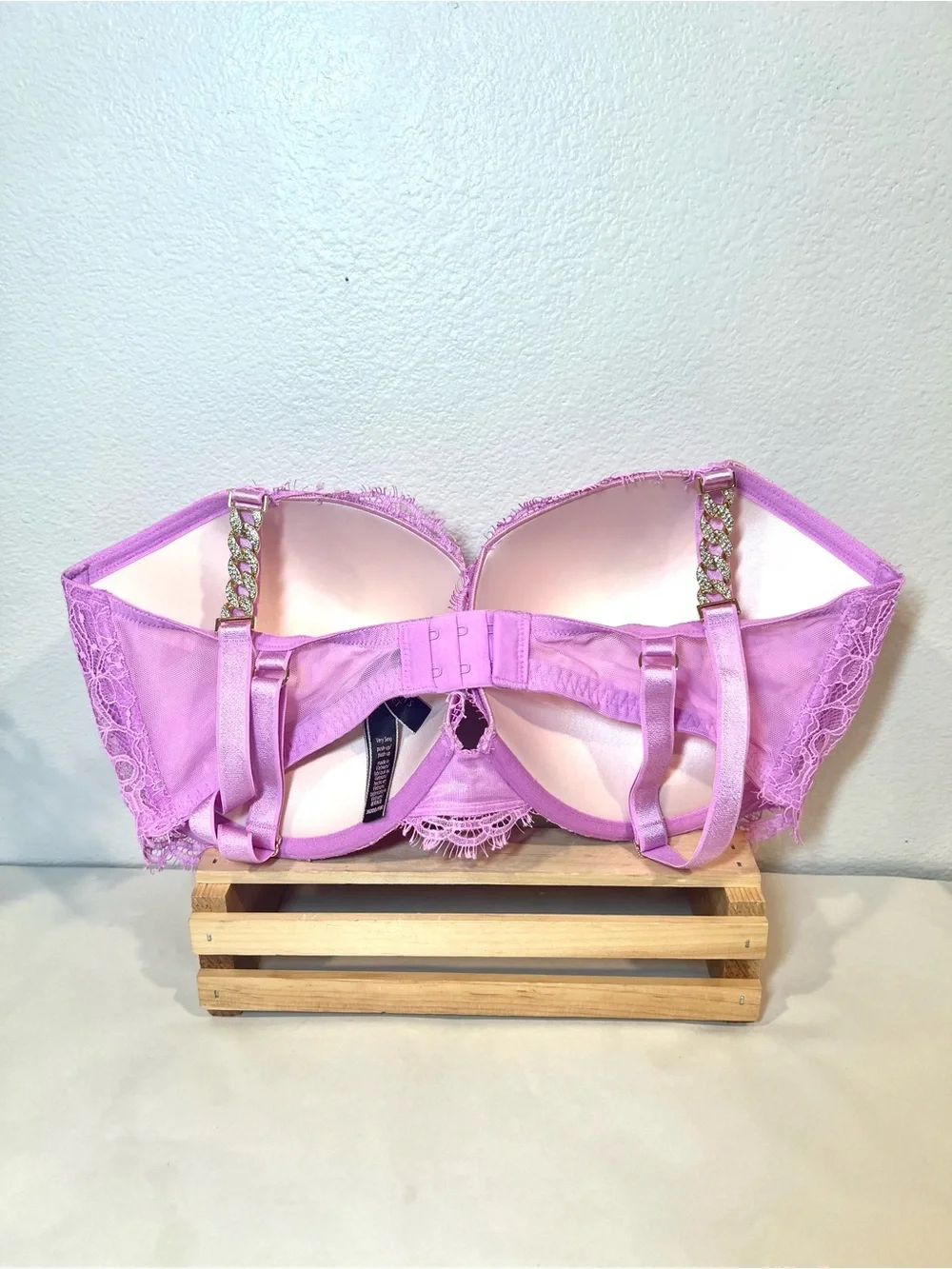 EUC Victoria's Secret Very Sexy Pink Lace Push-Up Bra Gold Chain Straps | 36DDD